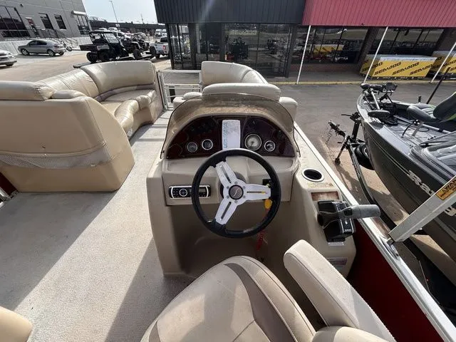 Slide: The Image of Silver Wave 230 Island CL 2017 - 18