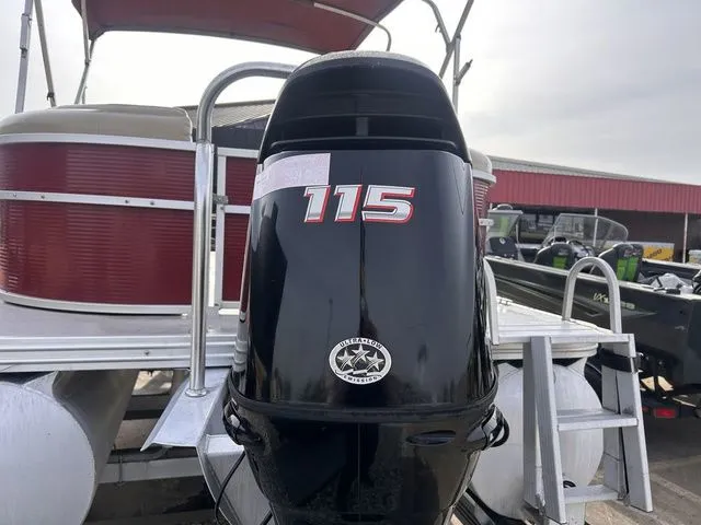 Slide: The Image of Silver Wave 230 Island CL 2017 - 6