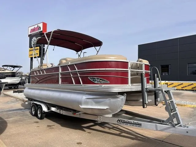 Slide: The Image of Silver Wave 230 Island CL 2017 - 8