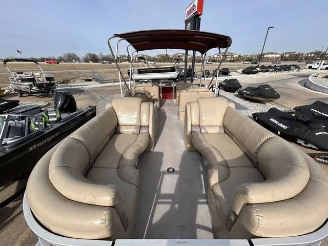 Slide: The Image of Silver Wave 230 Island CL 2017 - 9