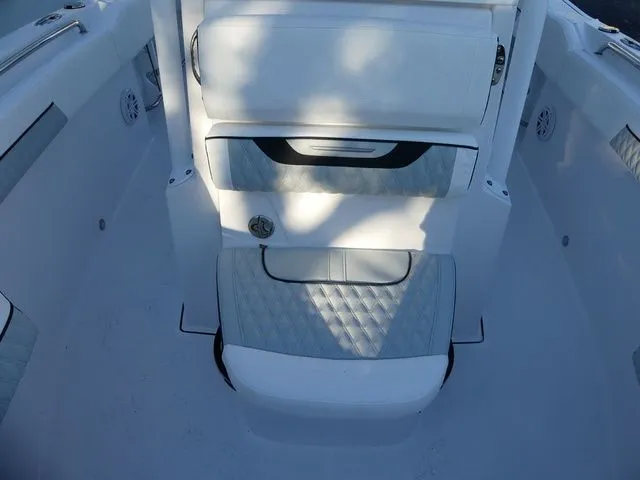 Slide: The Image of Blackfin 222 CC 2026 - 23