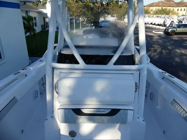 Slide: The Image of Blackfin 222 CC 2026 - 24