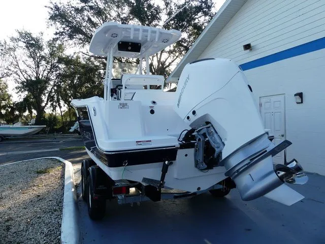 Slide: The Image of Blackfin 222 CC 2026 - 4