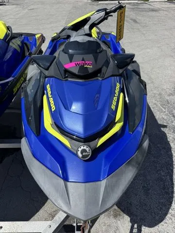 Slide: The Image of Sea-Doo Wake 2021 - 3