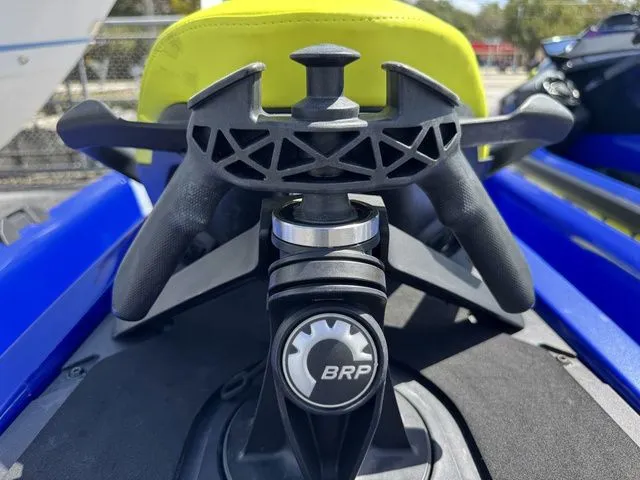 Slide: The Image of Sea-Doo Wake 2021 - 7