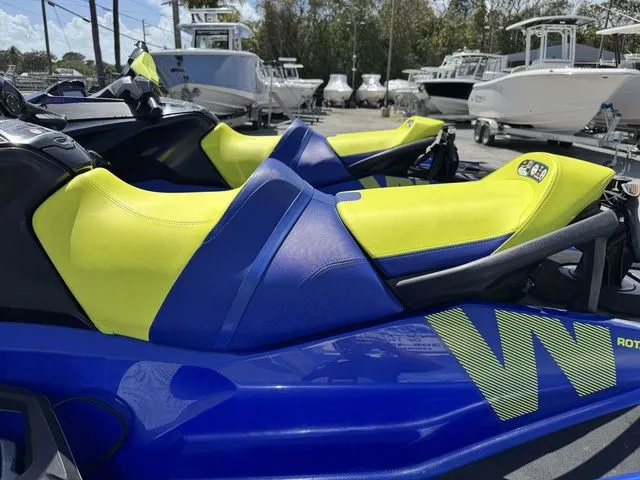 Slide: The Image of Sea-Doo Wake 2021 - 8