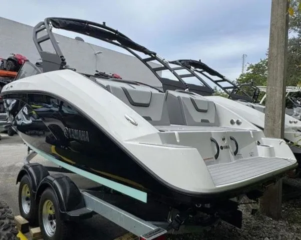 Slide: The Image of Yamaha AR220 2026 - 4