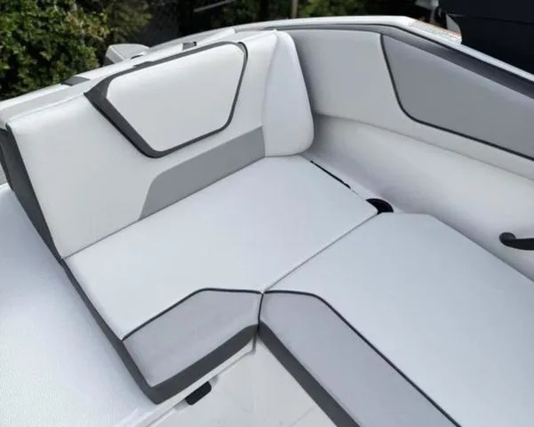 Slide: The Image of Yamaha AR220 2026 - 9