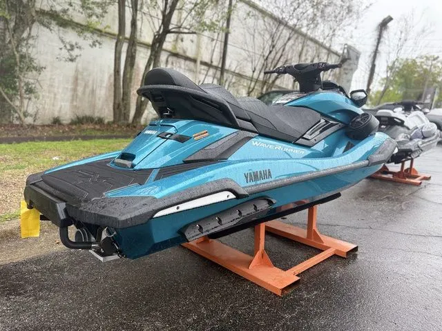 Slide: The Image of Yamaha FX Cruiser SVHO 2026 - 8