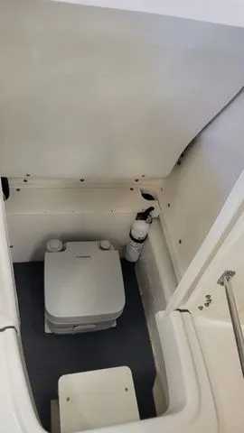 Slide: The Image of Robalo R180 Center Console 2023 - 7