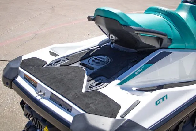 Slide: The Image of Sea-Doo GTI 2020 - 11