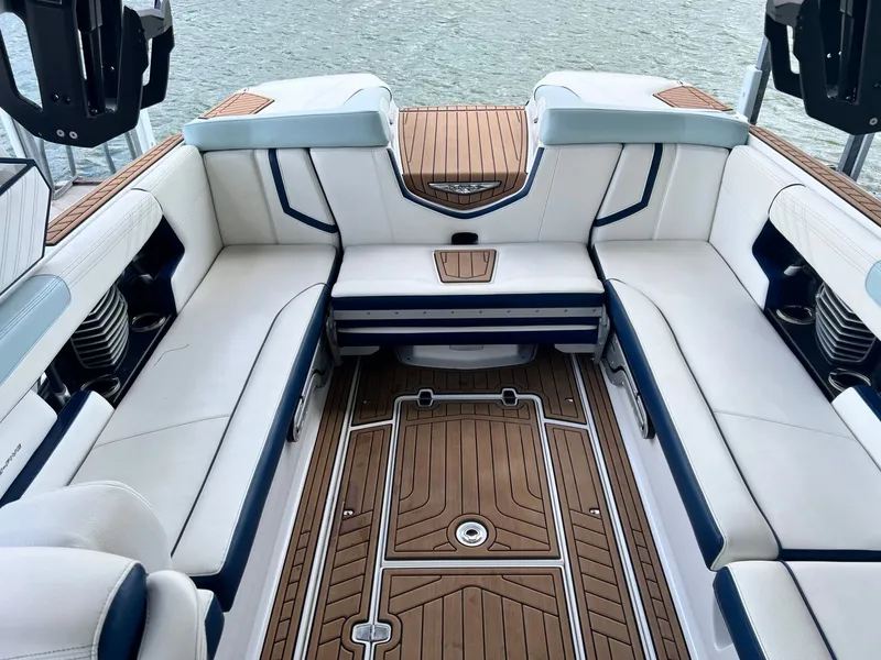 Slide: The Image of Nautique G25 2019 - 11