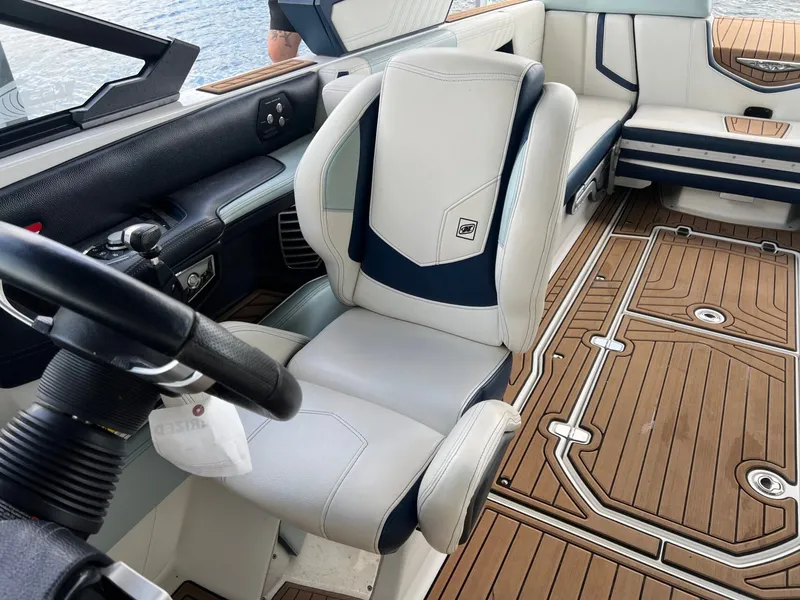 Slide: The Image of Nautique G25 2019 - 19