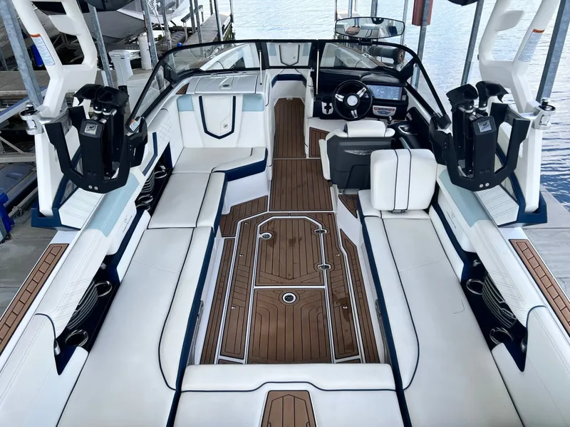 Slide: The Image of Nautique G25 2019 - 8