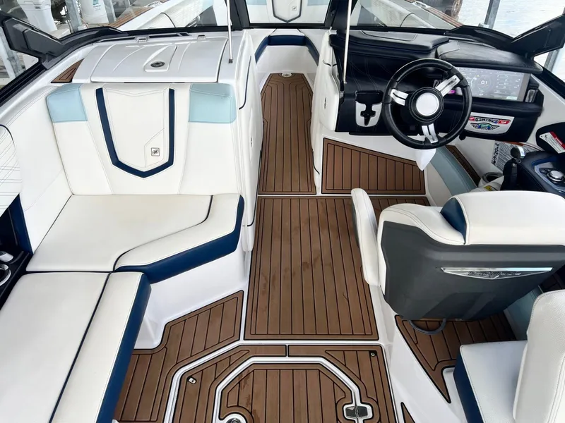 Slide: The Image of Nautique G25 2019 - 9
