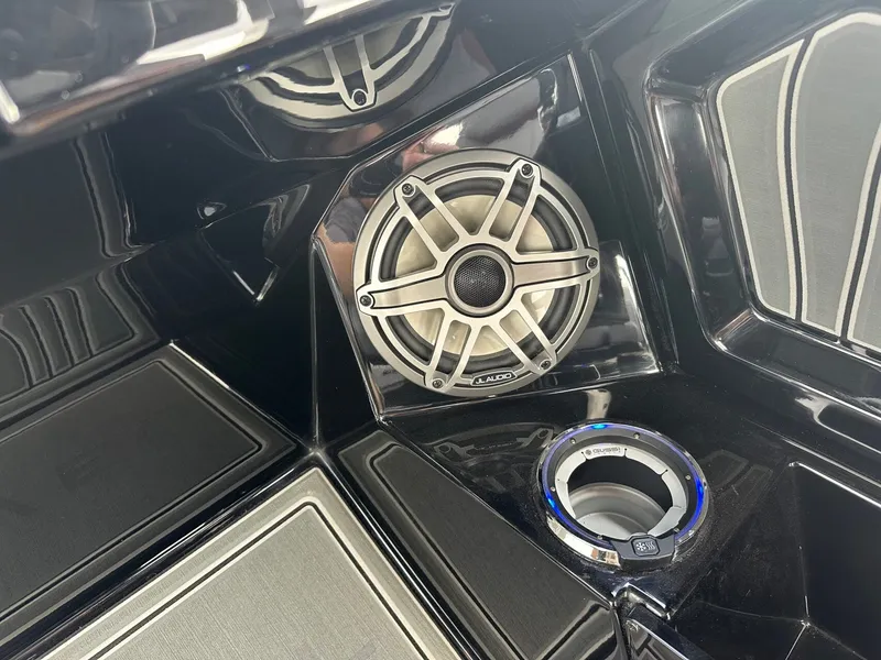 Slide: The Image of Revel RS25L 2026 - 44