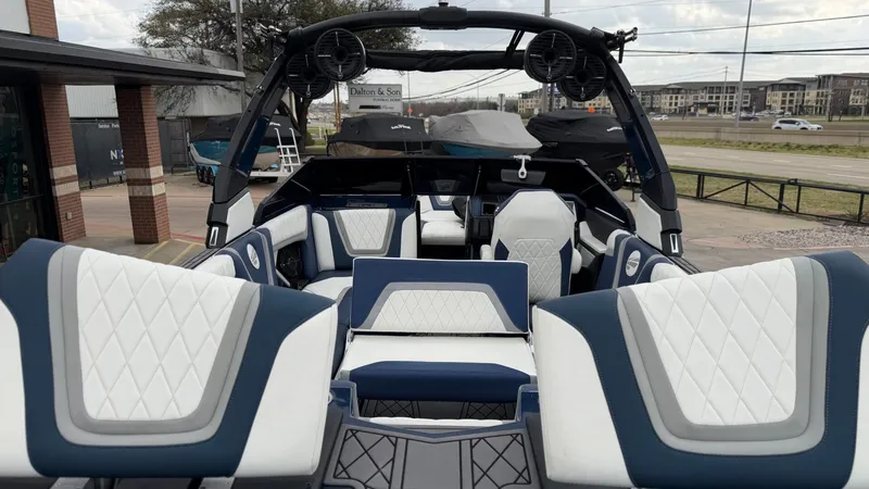 Slide: The Image of Tigé 25ZX 2022 - 12