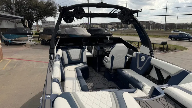 Slide: The Image of Tigé 25ZX 2022 - 13