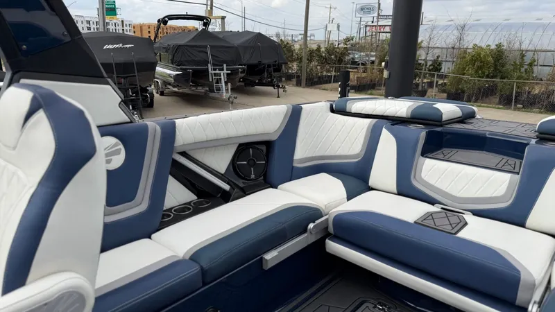 Slide: The Image of Tigé 25ZX 2022 - 14