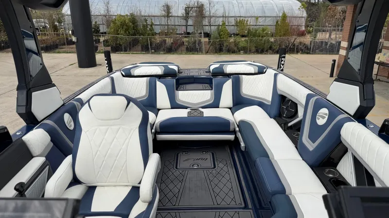 Slide: The Image of Tigé 25ZX 2022 - 18