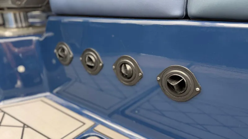 Slide: The Image of Tigé 25ZX 2022 - 24