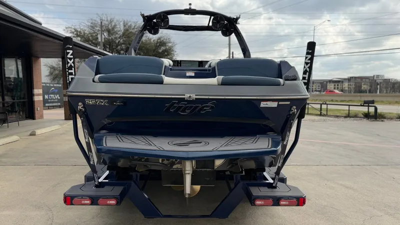 Slide: The Image of Tigé 25ZX 2022 - 4