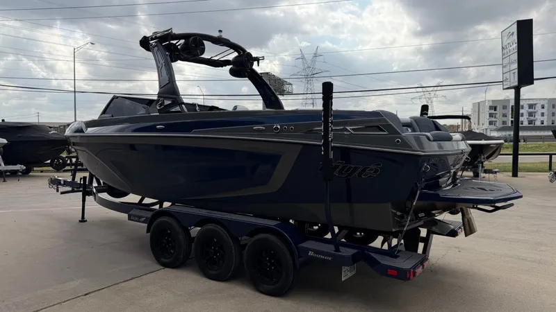 Slide: The Image of Tigé 25ZX 2022 - 6