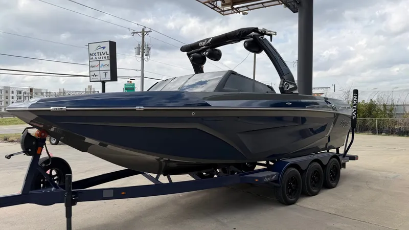 Slide: The Image of Tigé 25ZX 2022 - 8