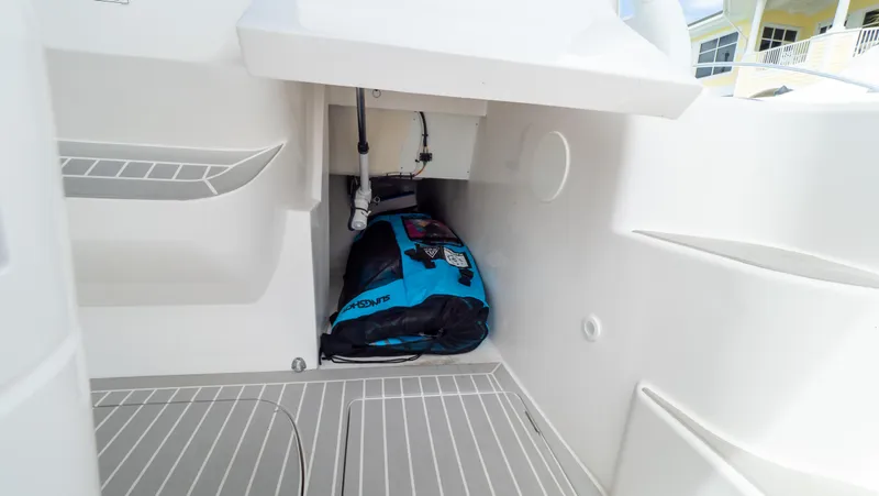 Slide: The Image of Intrepid 345 Valor 2022 - 116