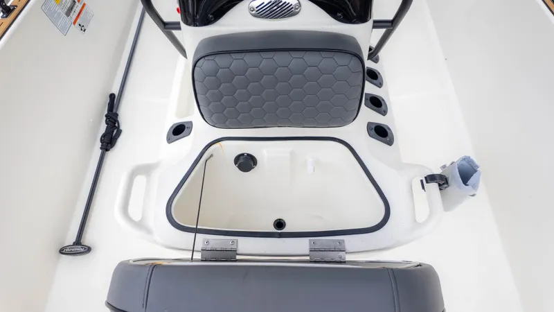 Slide: The Image of Mako Pro Skiff 17 CC 2023 - 13