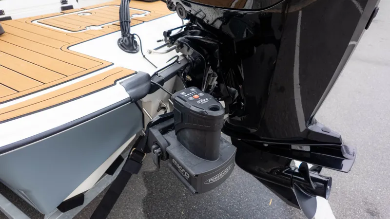 Slide: The Image of Mako Pro Skiff 17 CC 2023 - 5