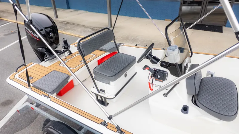 Slide: The Image of Mako Pro Skiff 17 CC 2023 - 6