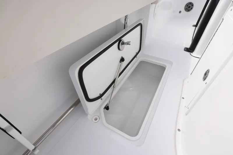 Slide: The Image of Interior view of Sea Hunt Gamefish 25 boat, model 2026. - 10