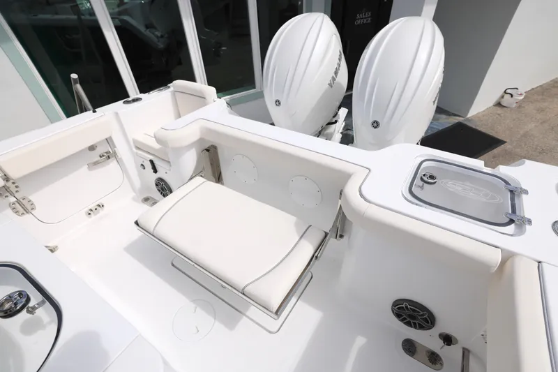 Slide: The Image of Interior view of Sea Hunt Gamefish 25 boat, year 2026. - 11
