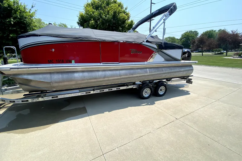 The Image of Tahoe 2385 LTZ Quad Lounger 2023 - undefined