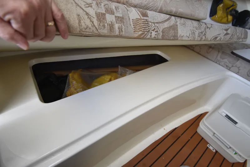 Slide: The Image of Storage compartment in Shamrock 246 Adventurer boat, year 2007. - 36