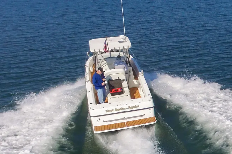 Slide: The Image of Shamrock 246 Adventurer 2007 on open water, rear view. - 48