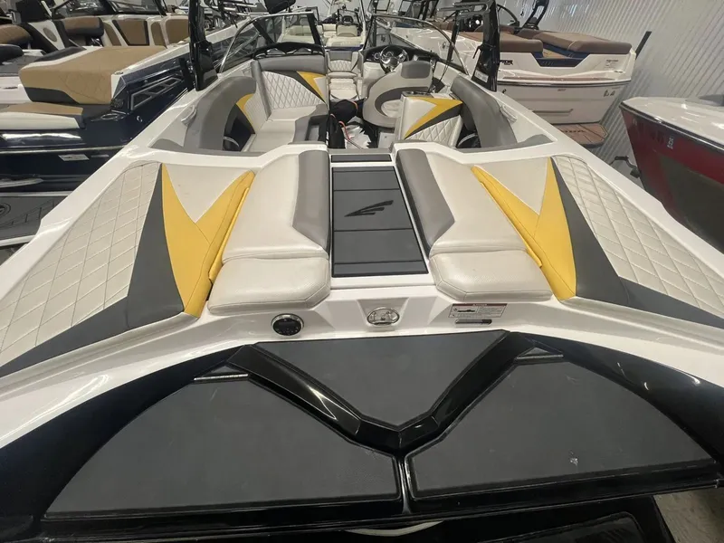 Slide: The Image of Tigé Z3 2013 - 10