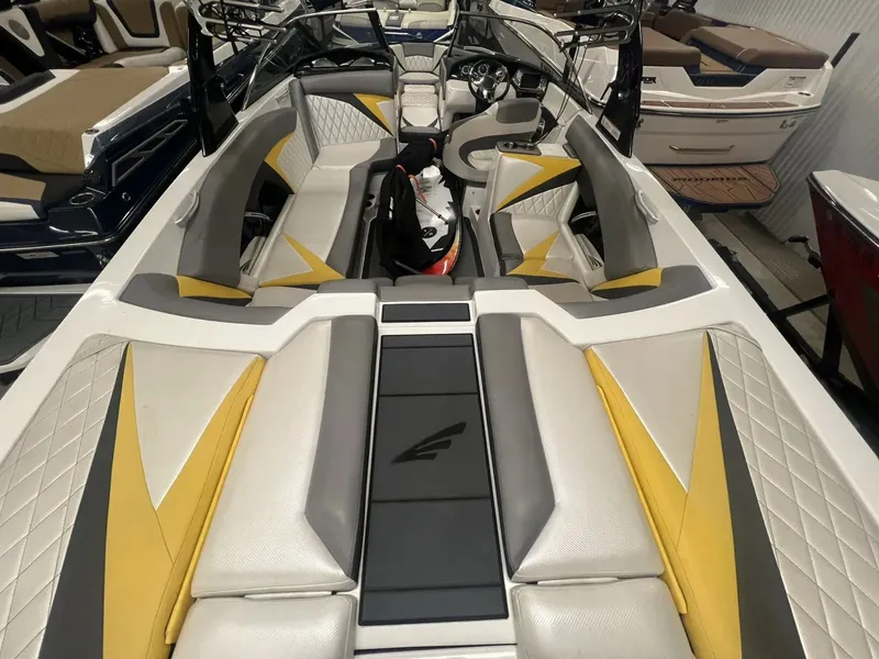 Slide: The Image of Tigé Z3 2013 - 11