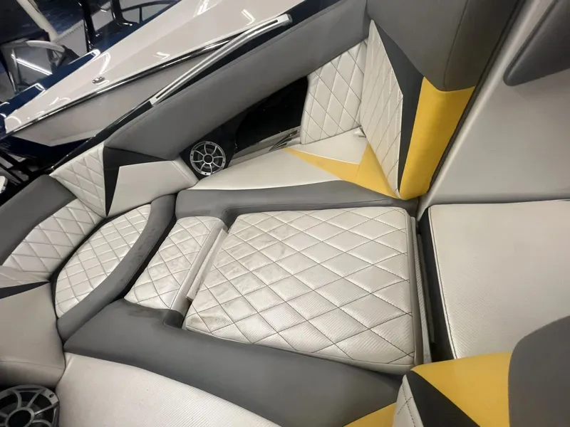 Slide: The Image of Tigé Z3 2013 - 21