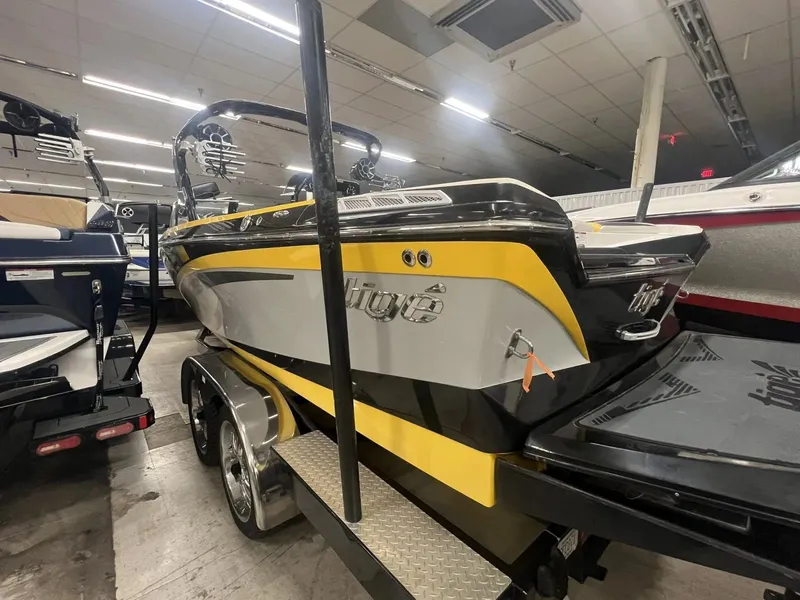 Slide: The Image of Tigé Z3 2013 - 25