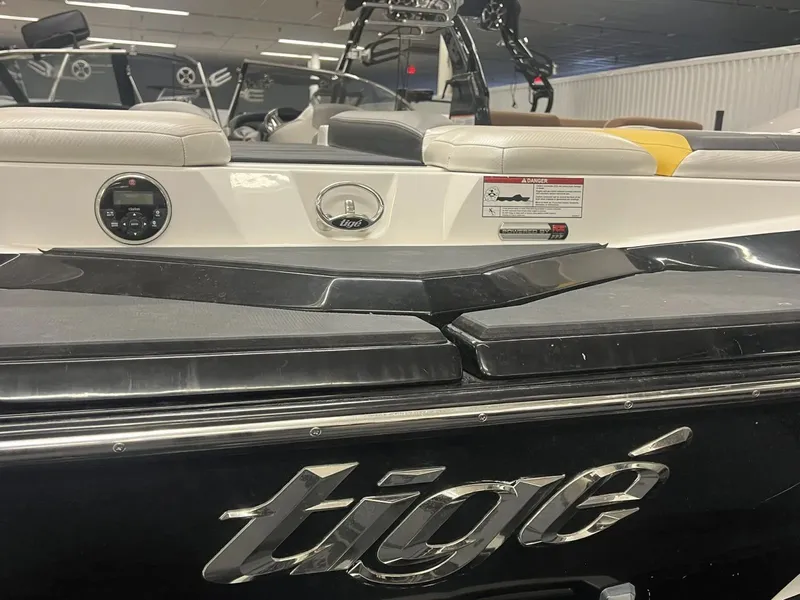 Slide: The Image of Tigé Z3 2013 - 26