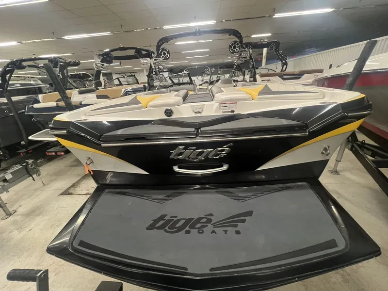 Slide: The Image of Tigé Z3 2013 - 9