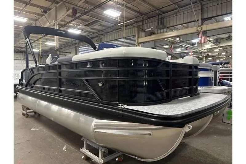 The Image of Bennington 22 SSB SwingBack Tritoon w/ Yamaha 150 Hp (In Stock) 2026 - undefined