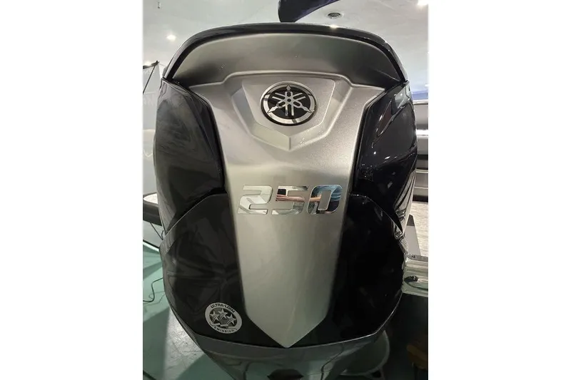 Slide: The Image of Yamaha 250 outboard motor on 2026 Bennington S Swingback 23 SSB boat. - 9