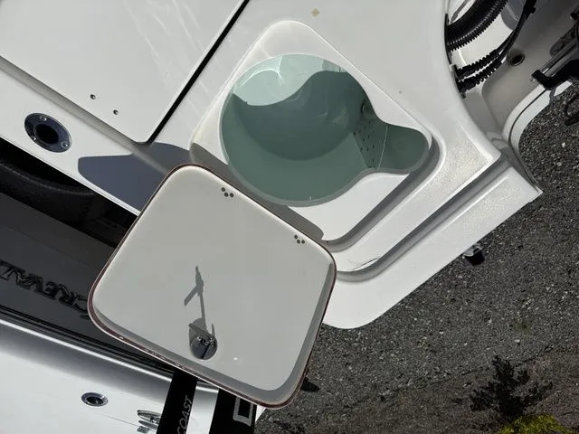 Slide: The Image of Sea Pro 228 Bay Boat 2023 - 10