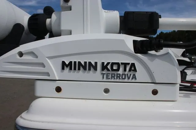 Slide: The Image of Sea Pro 228 Bay Boat 2023 - 6