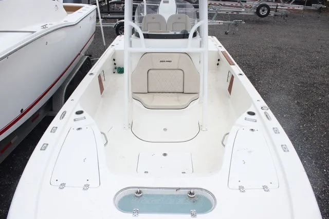 Slide: The Image of Sea Pro 248 Bay Boat 2022 - 13