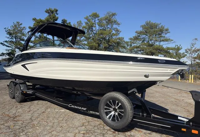 Slide: The Image of Crownline Boats 298 SS 2026 - 3