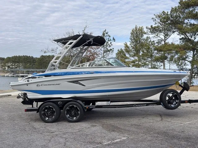 Slide: The Image of Crownline Boats 220 SS 2026 - 3